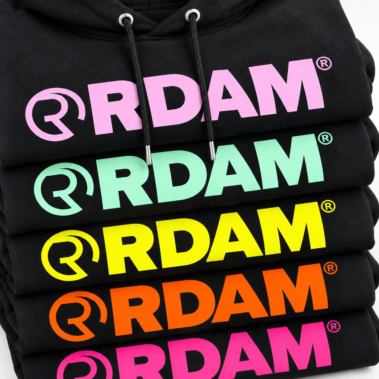 RDAM® | Iconic Essential op Zwart | Hoodie