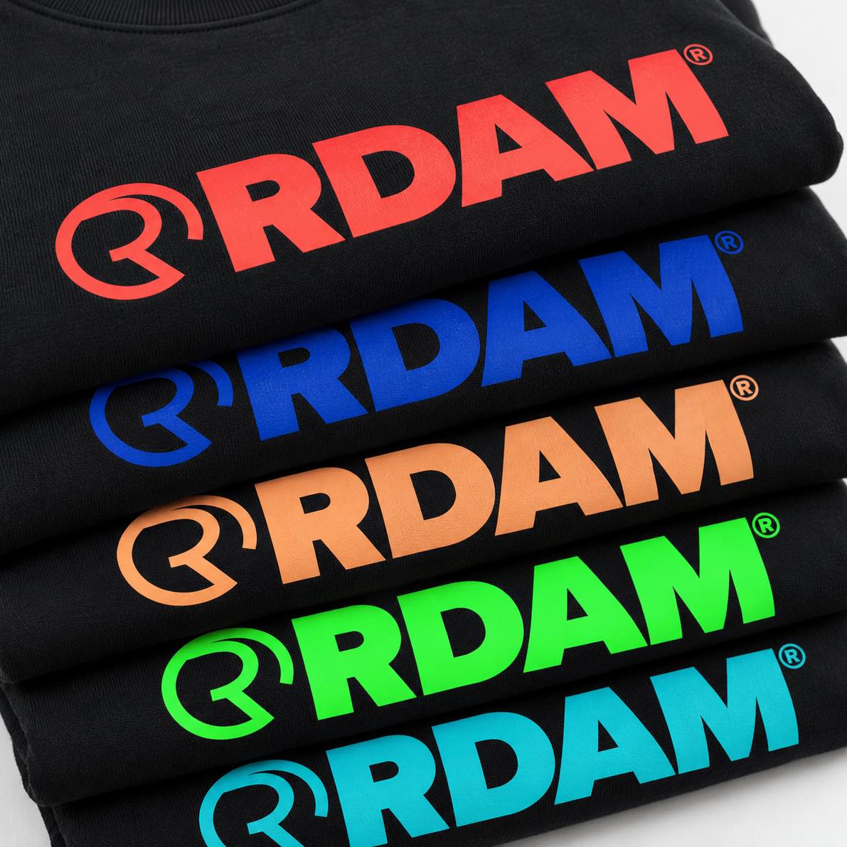 RDAM® | Iconic Essential op Zwart | Sweater